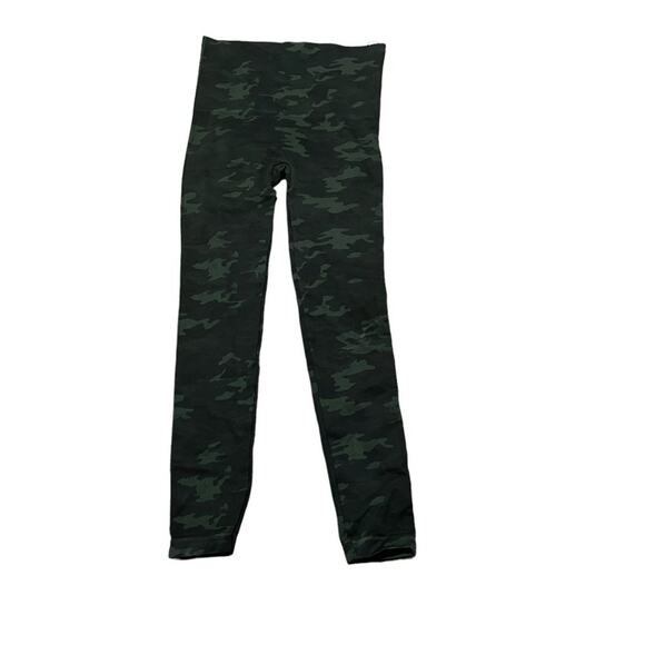 SPANX Green Camo Look at Me Now Seamless Cropped Leggings Medium - Picture 3 of 3